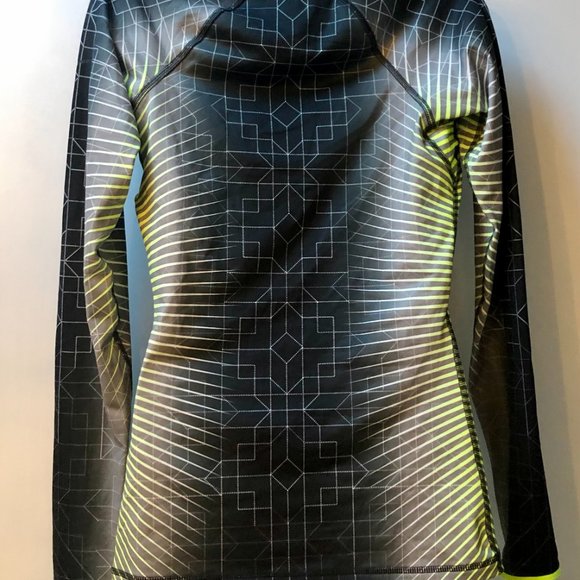 Nike Pro women’s half-zip abstract print pullover - Picture 2 of 2